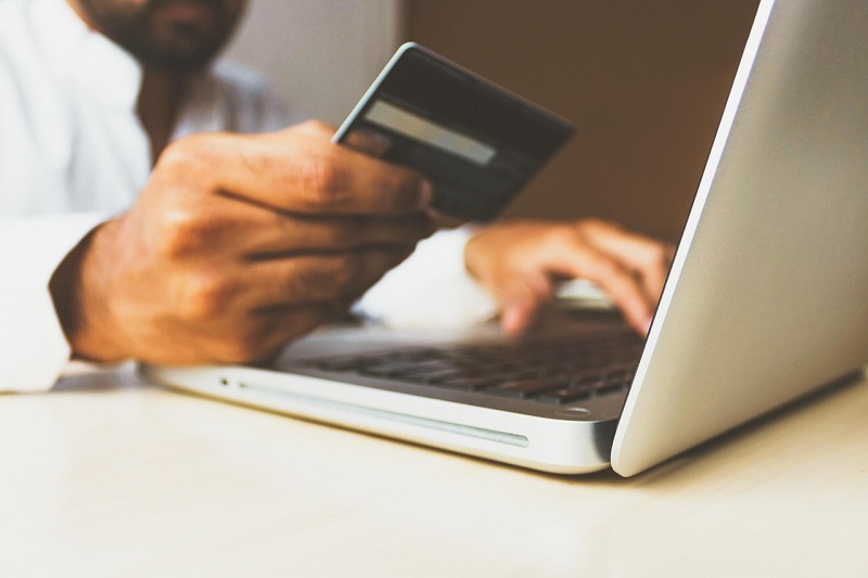 4 Things You Should Never Charge on Your Credit Card